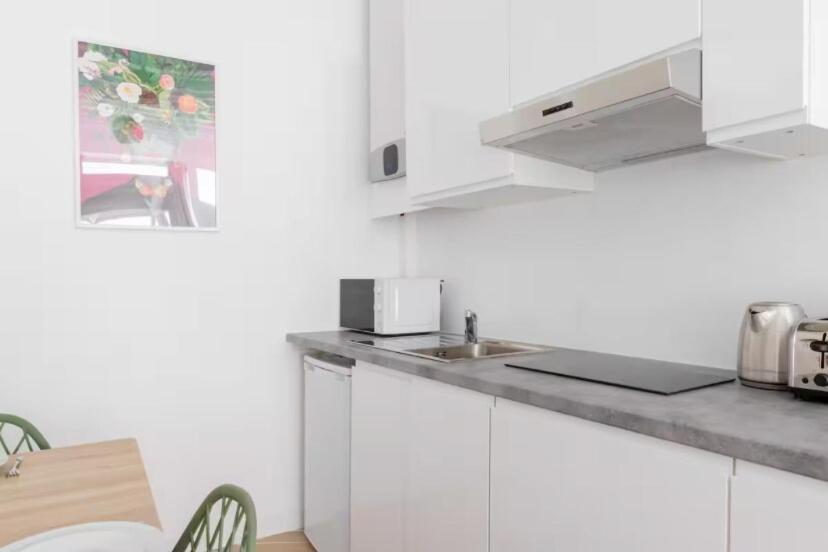 Charming Apartment Near Gare De L'Est باريس المظهر الخارجي الصورة
